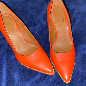Coach pumps